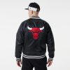 NEW ERA CHICAGO BULLS TEAM LOGO SATIN BOMBER BLACK S