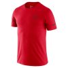 NIKE CHICAGO BULLS ESSENTIALS CORE LOGO TEE UNIVERSITY RED