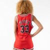 MITCHELL & NESS NBA CHICAGO BULLS SCOTTIE PIPPEN WOMENS SWINGMAN JERSEY RED